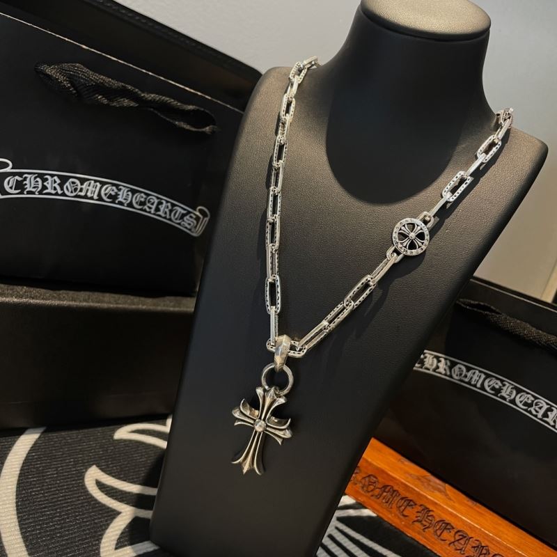 Ch*0me He**ts necklaces